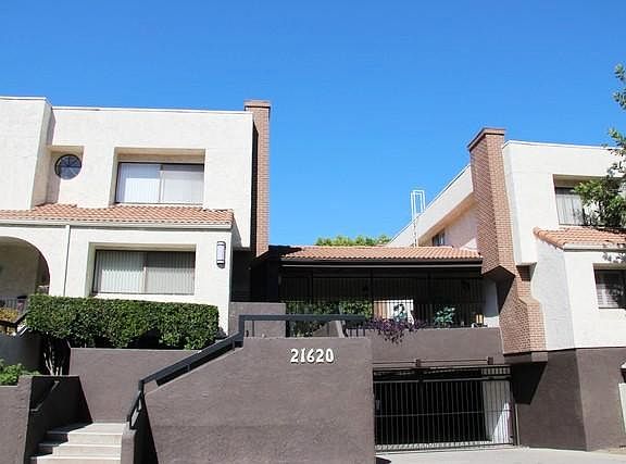 3rd image of 21620 Burbank Blvd Unit 11