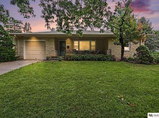 6030 Cullen Dr, Lincoln, NE 68506