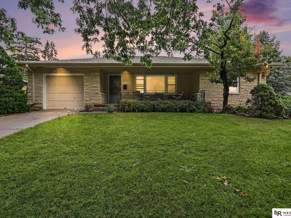 6030 Cullen Dr, Lincoln, NE 68506