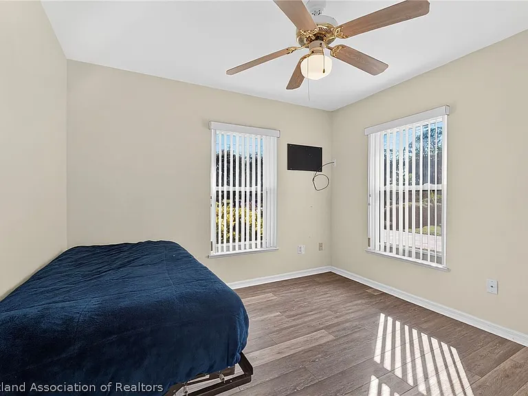 105 Fern Ct — Photo 8