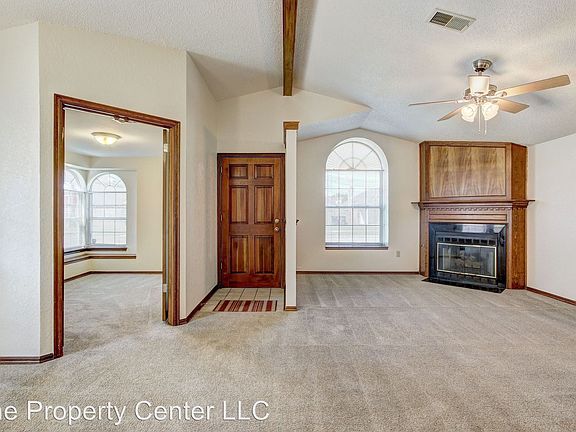 5th image of 2114 Parkview Dr
