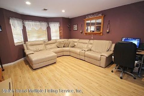 5th image of 37 Eden Ct