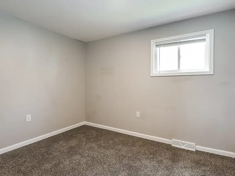 120 Pickford St — Photo 1