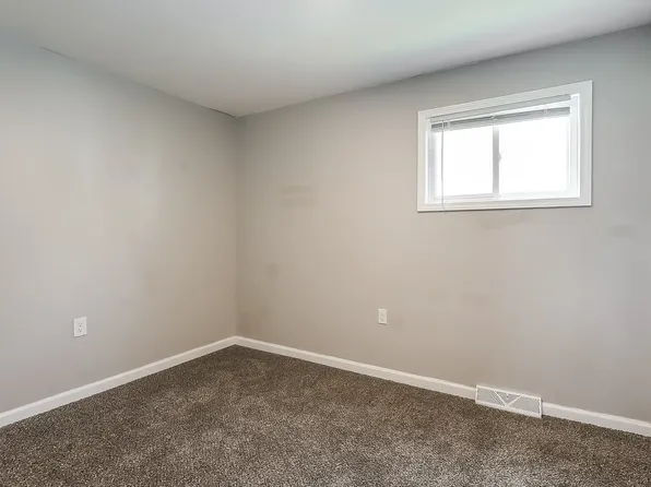 120 Pickford St, Novi, MI 48377