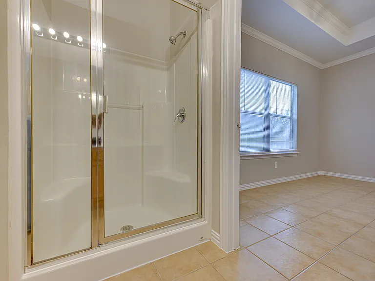 102 Paloma Cir — Photo 32