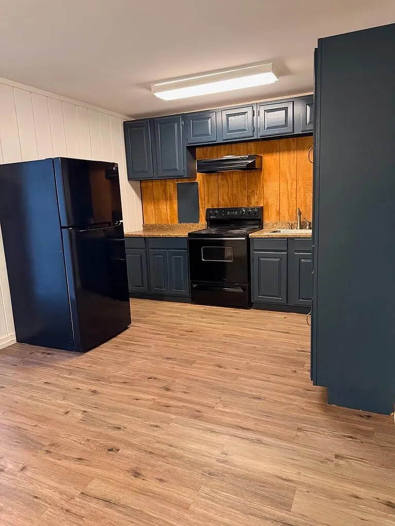 2 bed, 1.0 bath, 1558 sqft, $1,500 — Photo 3