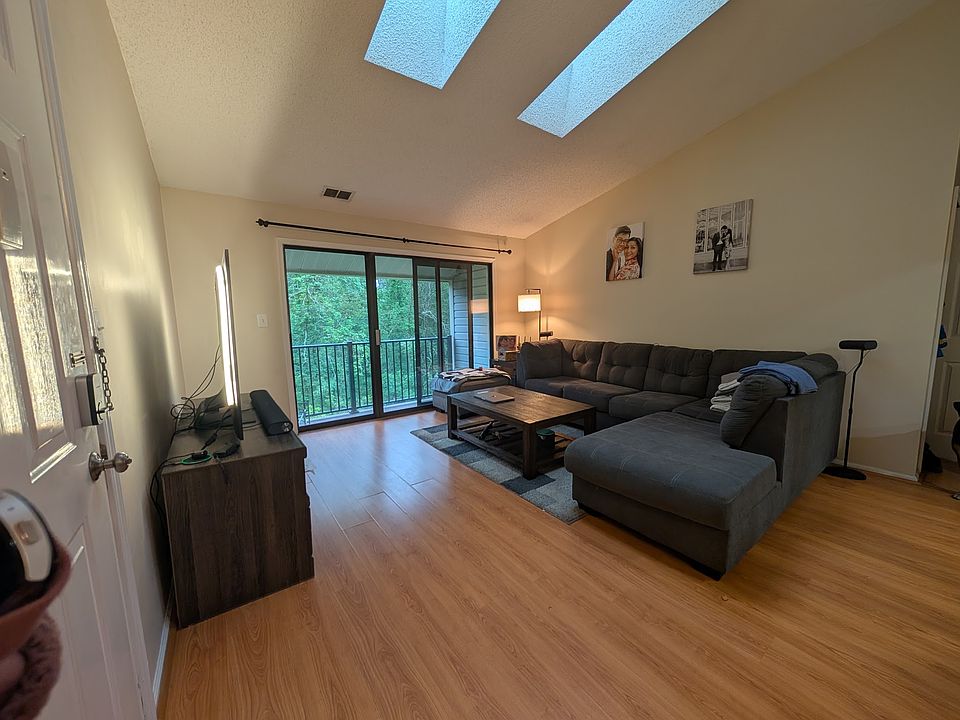 1st image of 33 Baldwin Ct