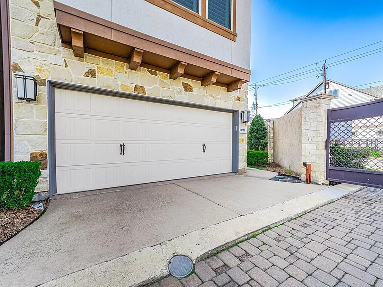 11027 Acorn Falls Dr — Photo 9
