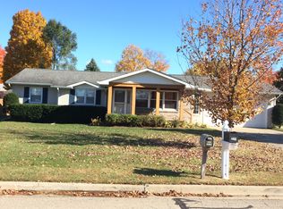 905 Canterbury Dr, Sturgis, MI 49091