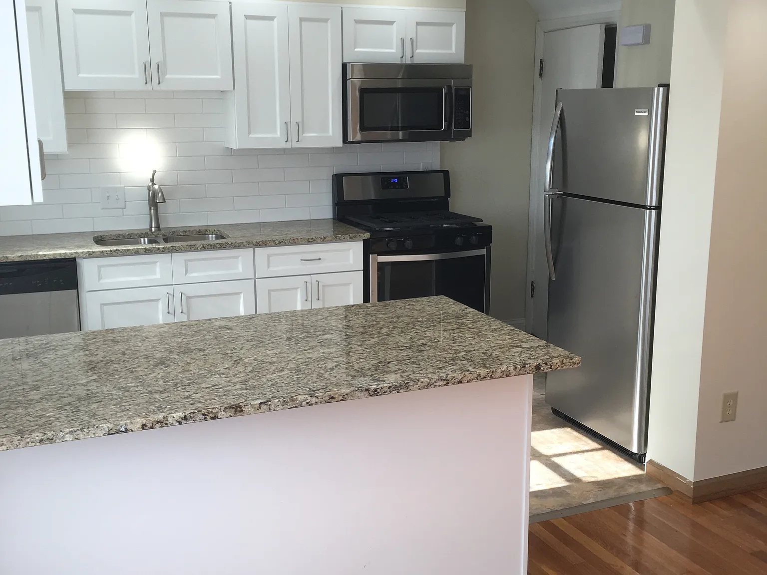 2 bed, 1250 sqft, $1,650 — Photo 1