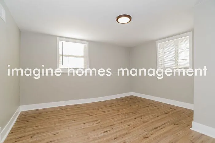 7606 Ward Pkwy — Photo 8
