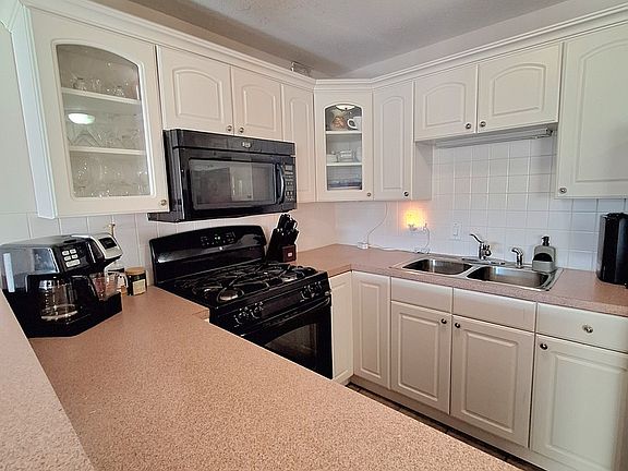 5th image of 2211 S Stewart Ave APT 4A