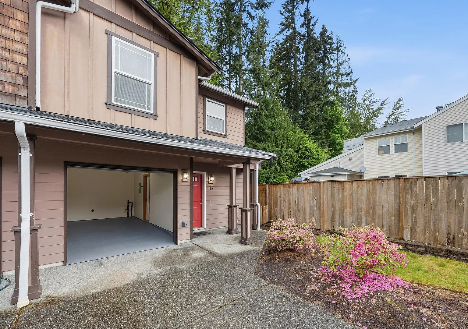 3 bedroom 2.5 bath — Photo 3