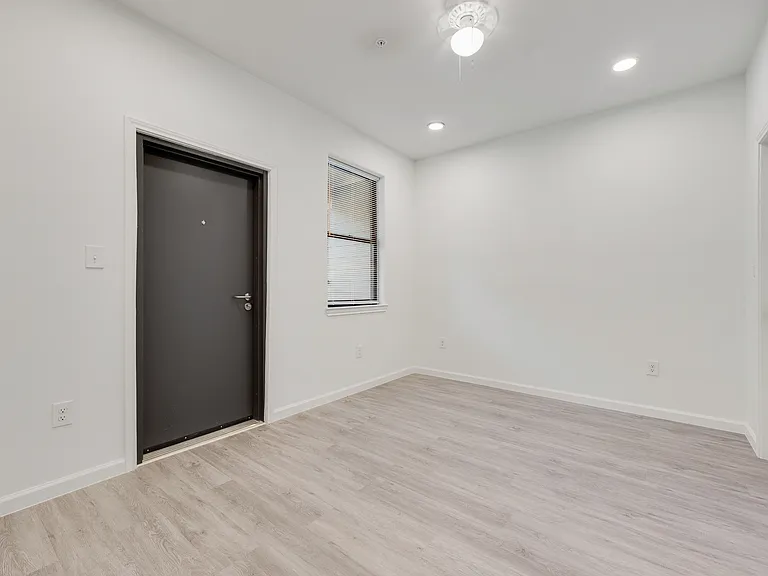 Bernice St — Photo 9