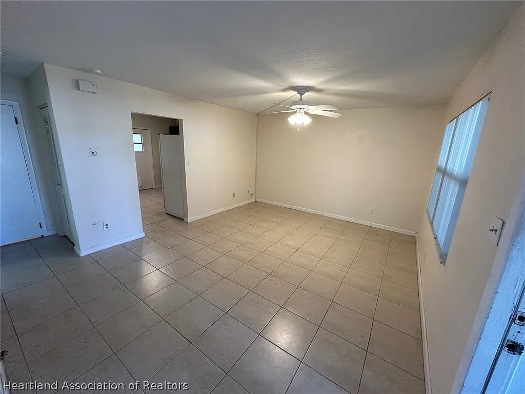 2 bed, 2.0 bath, 906 sqft, $1,200 — Photo 4