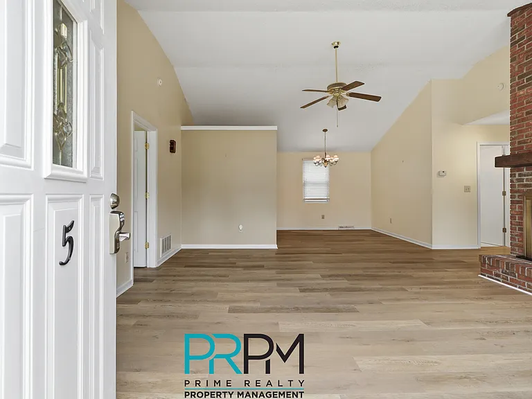 5 Parkstone Ct — Photo 3