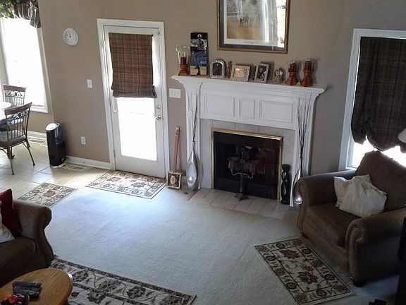 3rd image of 160 Bristol Ln