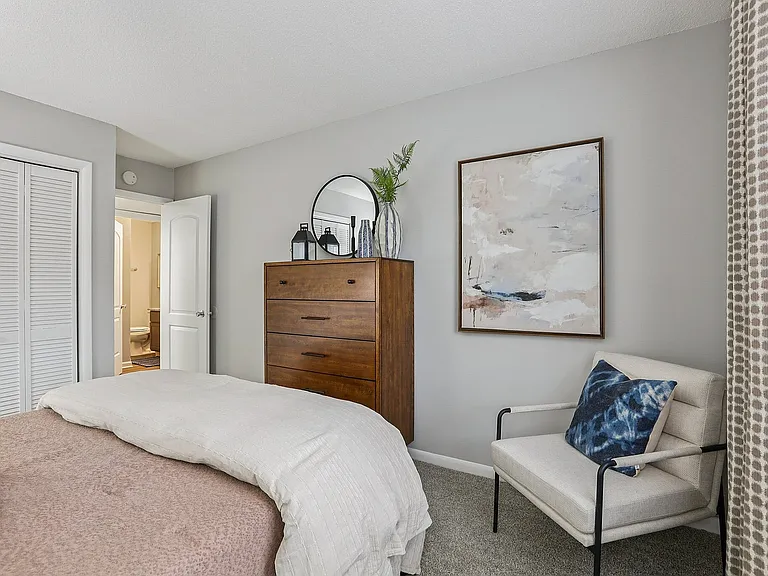 Bedroom with carpet