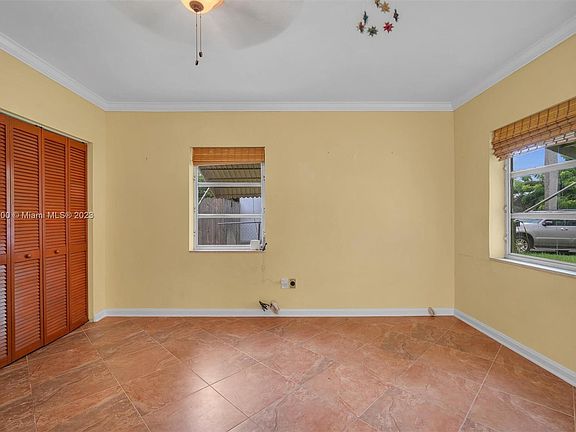 4th image of 1387 NE 181st St