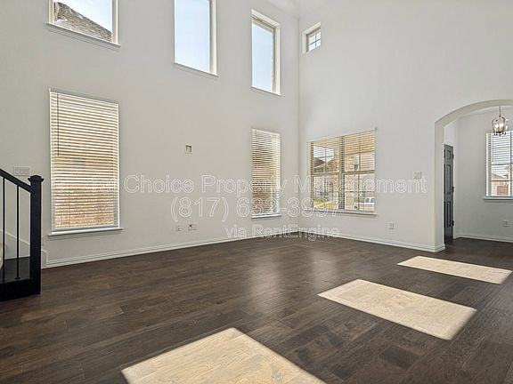 4th image of 1448 Sun Garden Way