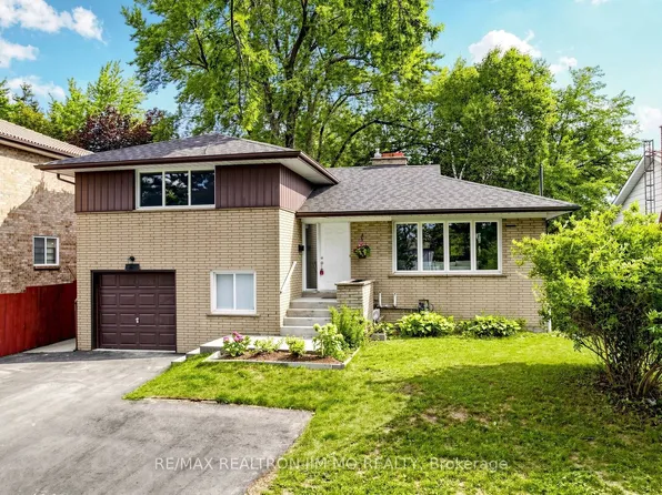 2571 Kennedy Rd, Toronto, ON M1T 3H4