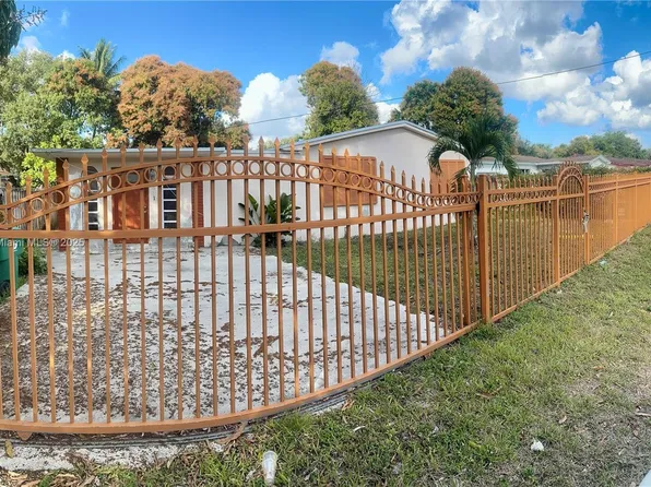 331 NE 164th St, Miami, FL 33162
