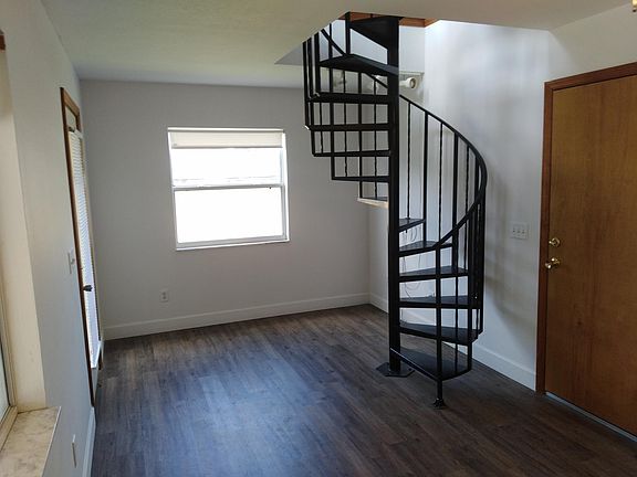 2nd image of 1210 Surf Dr #A
