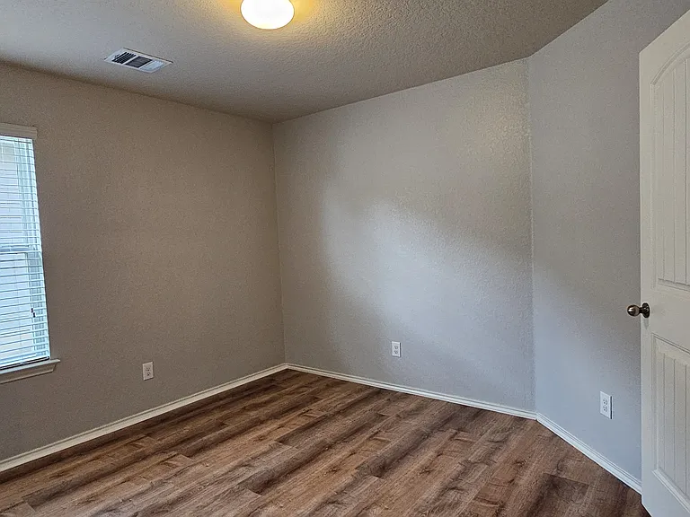 Fourth bedroom