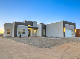 701 7th St NE, Rio Rancho, NM 87124