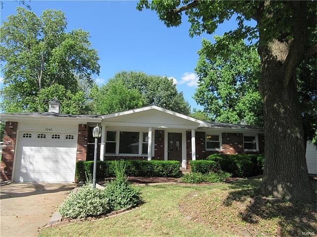 1st image of 1345 Lindsay Ln