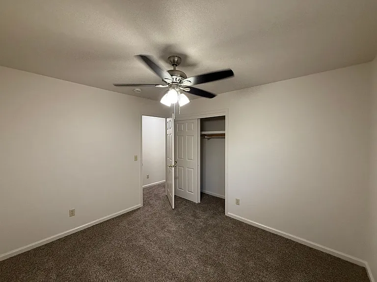 2136 Southgate Dr — Photo 25