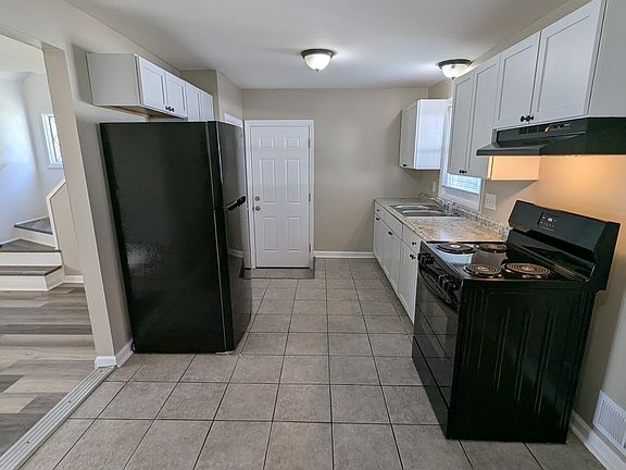 4th image of 534-582 Denise Rd