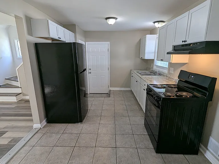 534-582 Denise Rd — Photo 4