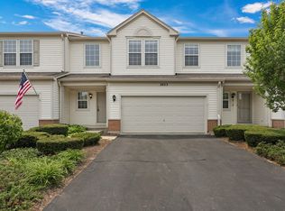 2823 Peachtree Cir, Aurora, IL 60502