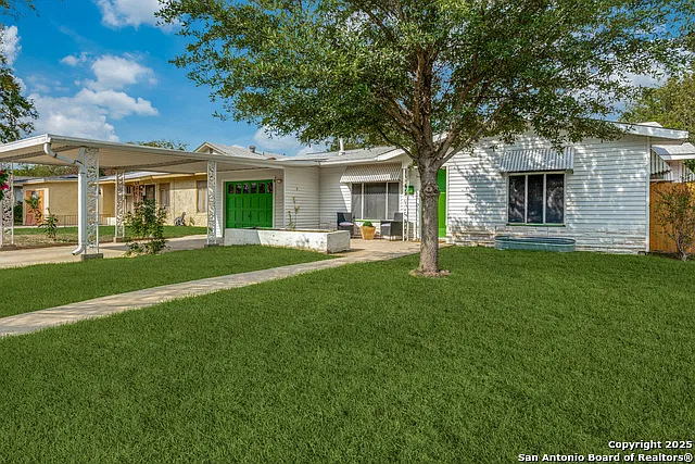 339 Edgebrook Ln