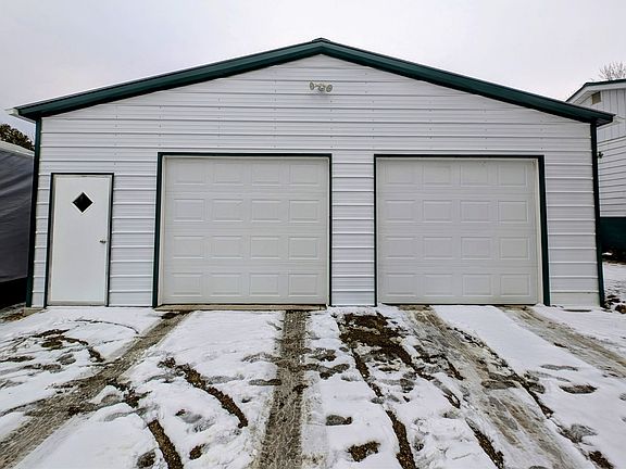 3rd image of 3911 Williams Rd