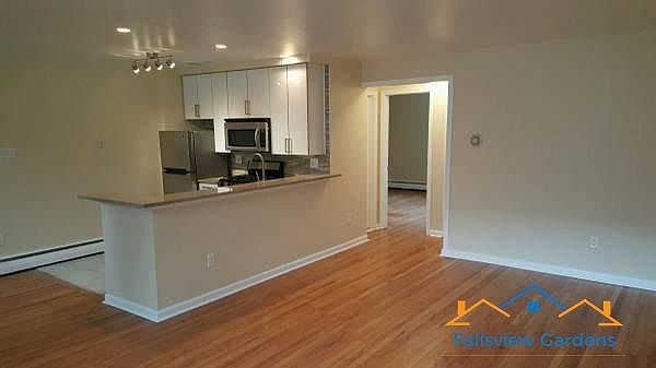 1st image of 3026 W Queen Ln APT B4b