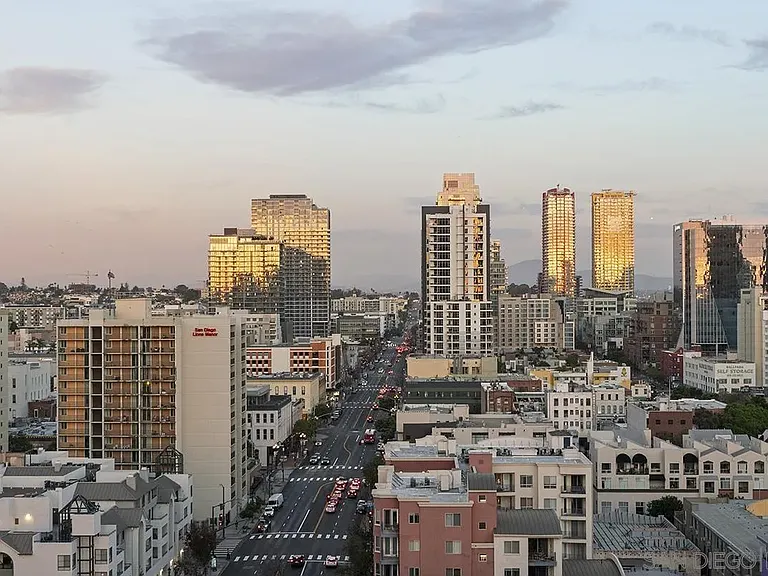 555 Front 1501 #1501 — Photo 53