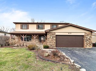 810 Bowling Green Dr, Homewood, IL 60430