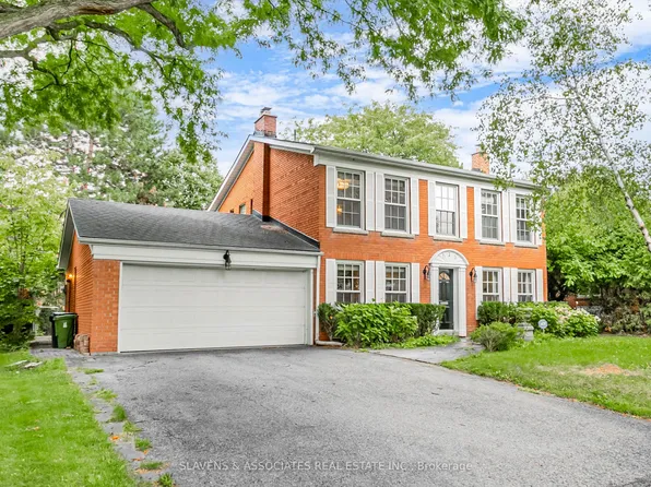 123 Lord Seaton Rd, Toronto, ON M2P 1K8