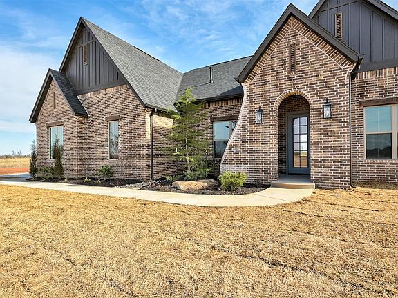 4th image of 7924 Eagle Dr NE