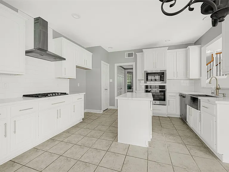 202 Cascade Pines Dr — Photo 13
