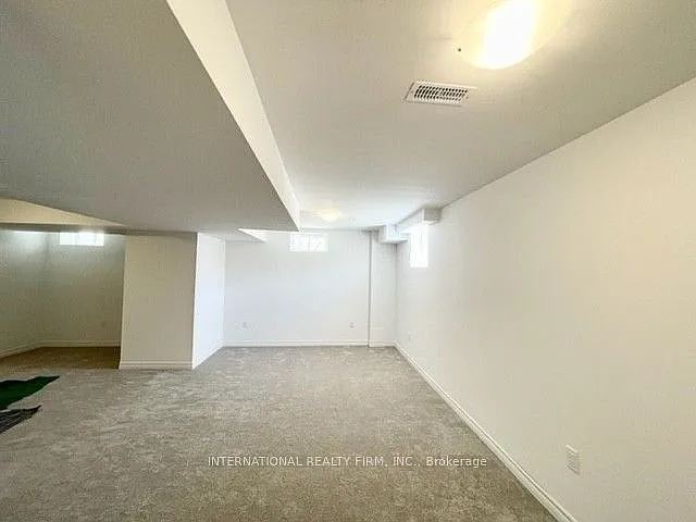 240 Ridley Cres — Photo 33