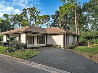 555 Woodland Cir, Atlantis, FL 33462