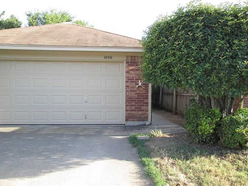 1st image of 1004 Vera Ct