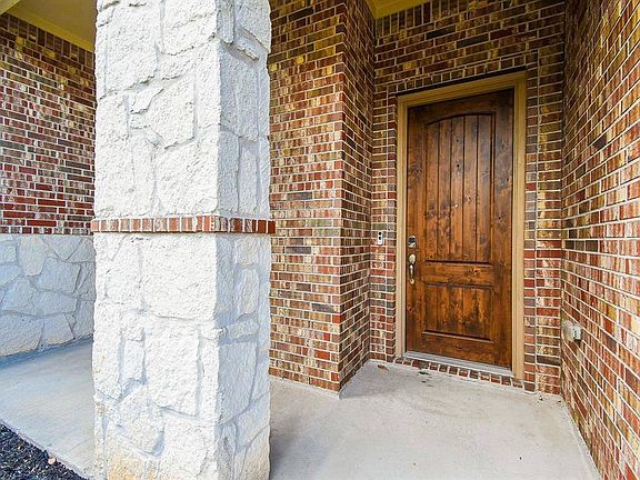 5th image of 2210 Summer Gardens Ln