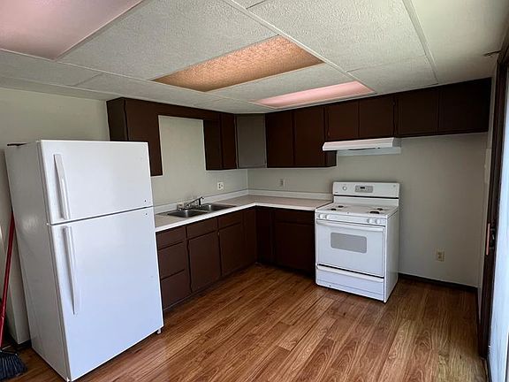 3rd image of 3255 Whittier St
