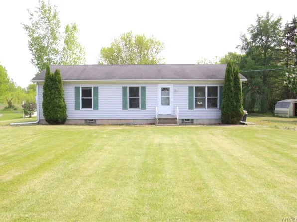 890 Balmer Rd, Youngstown, NY 14174