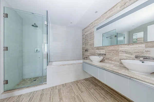 Rented by Lin Pan Realty Group LLC | media 21