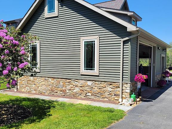 3rd image of 418 Reedville Rd